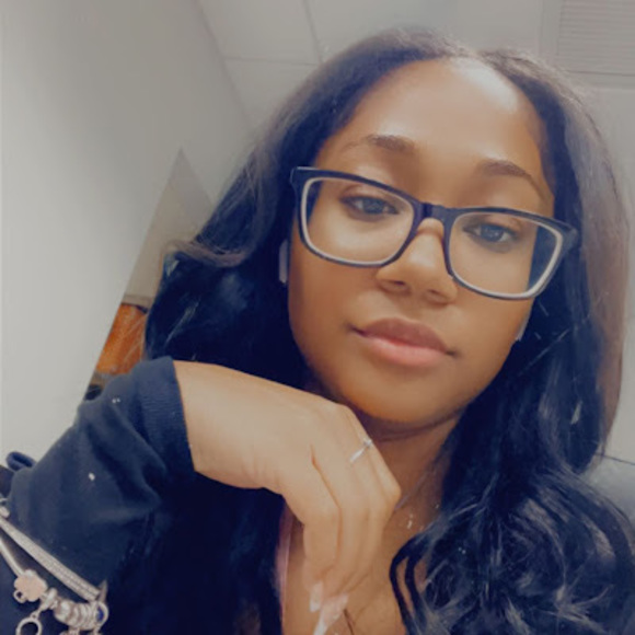 Meet your Posher, Alexandra - Picture 1 of 1